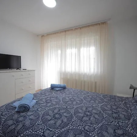 Diamond-lux Apartamento